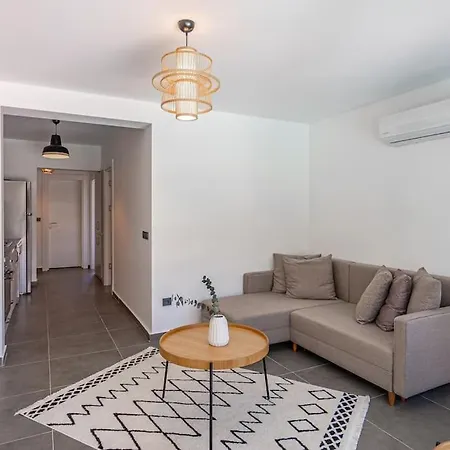 Luxurious 2 Bedroom 3 Ac House W/common Pool In Bitez Villa *