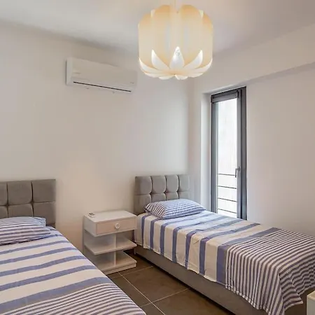 Villa Luxurious 2 Bedroom 3 Ac House W/common Pool In Bitez