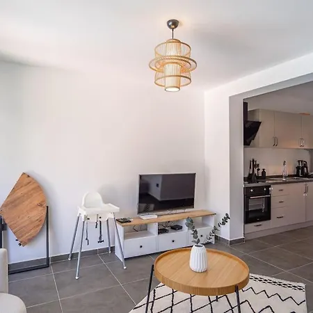 Luxurious 2 Bedroom 3 Ac House W/common Pool In Bitez 博德鲁姆